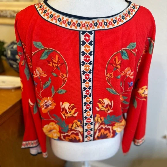 Flying Tomato blouse - Picture 9 of 10